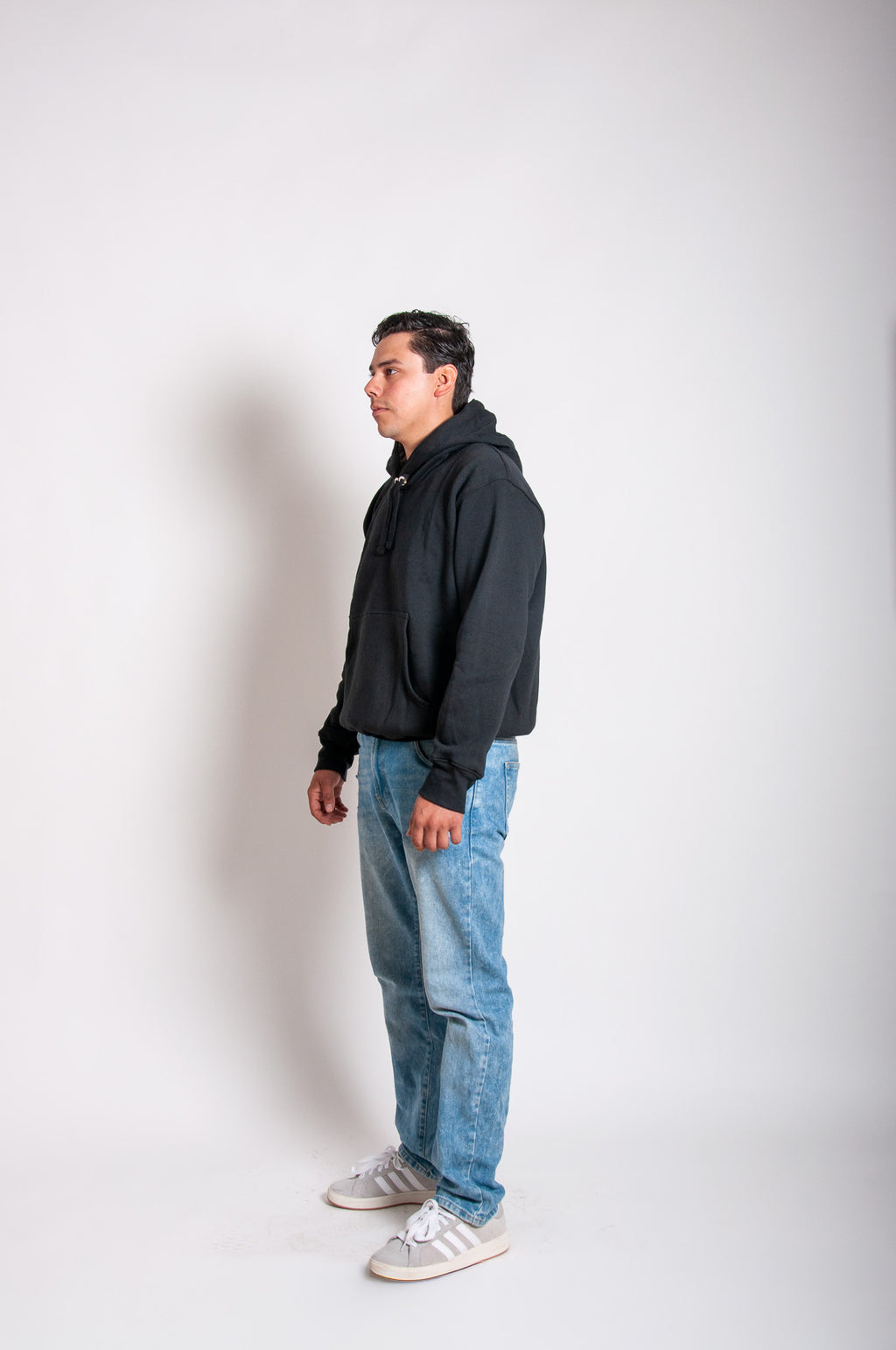 AT SUDADERA CON CAPUCHA CERRADA NEGRO CH